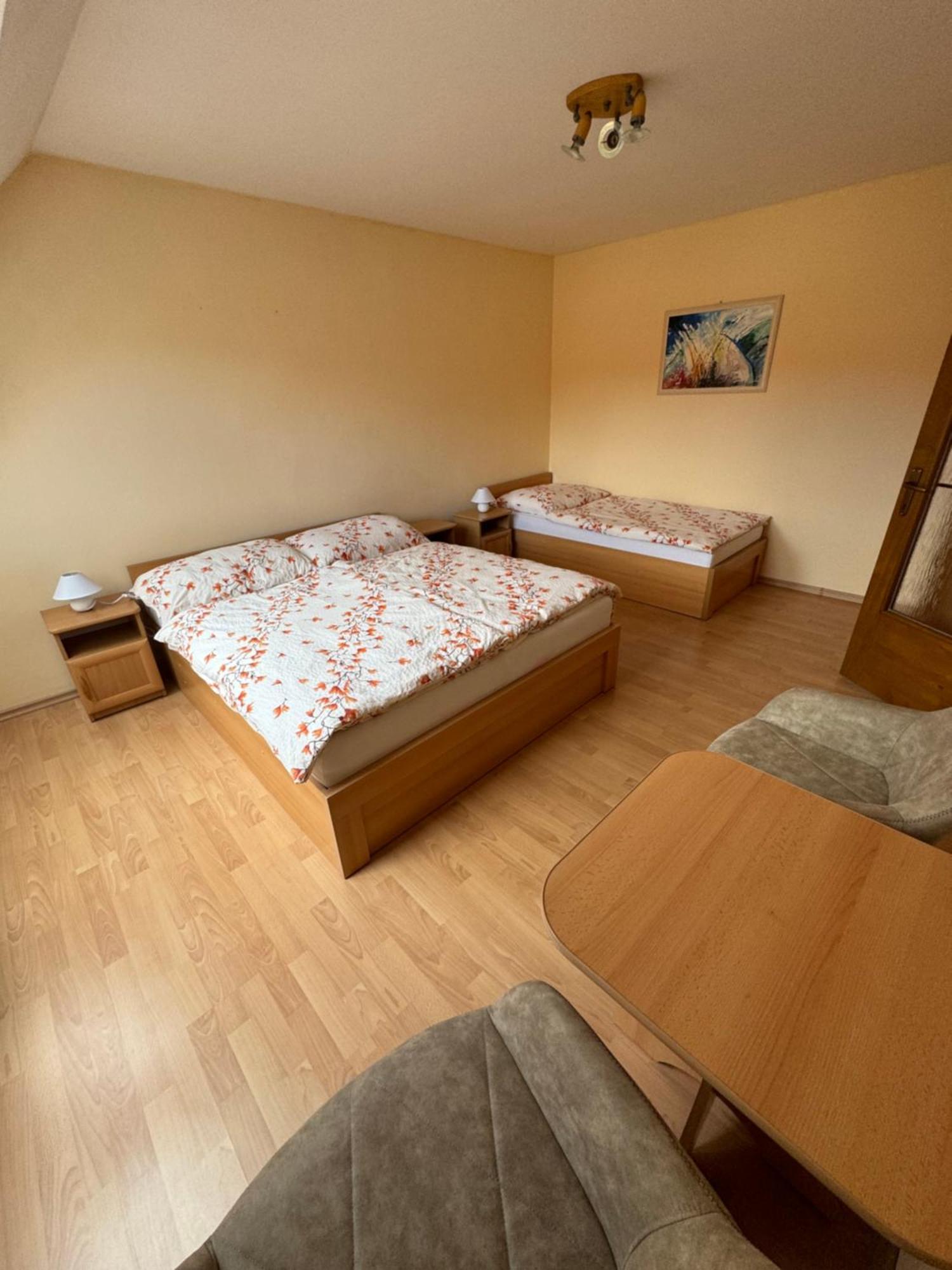 Lutra Montana Apartment Relov Luaran gambar