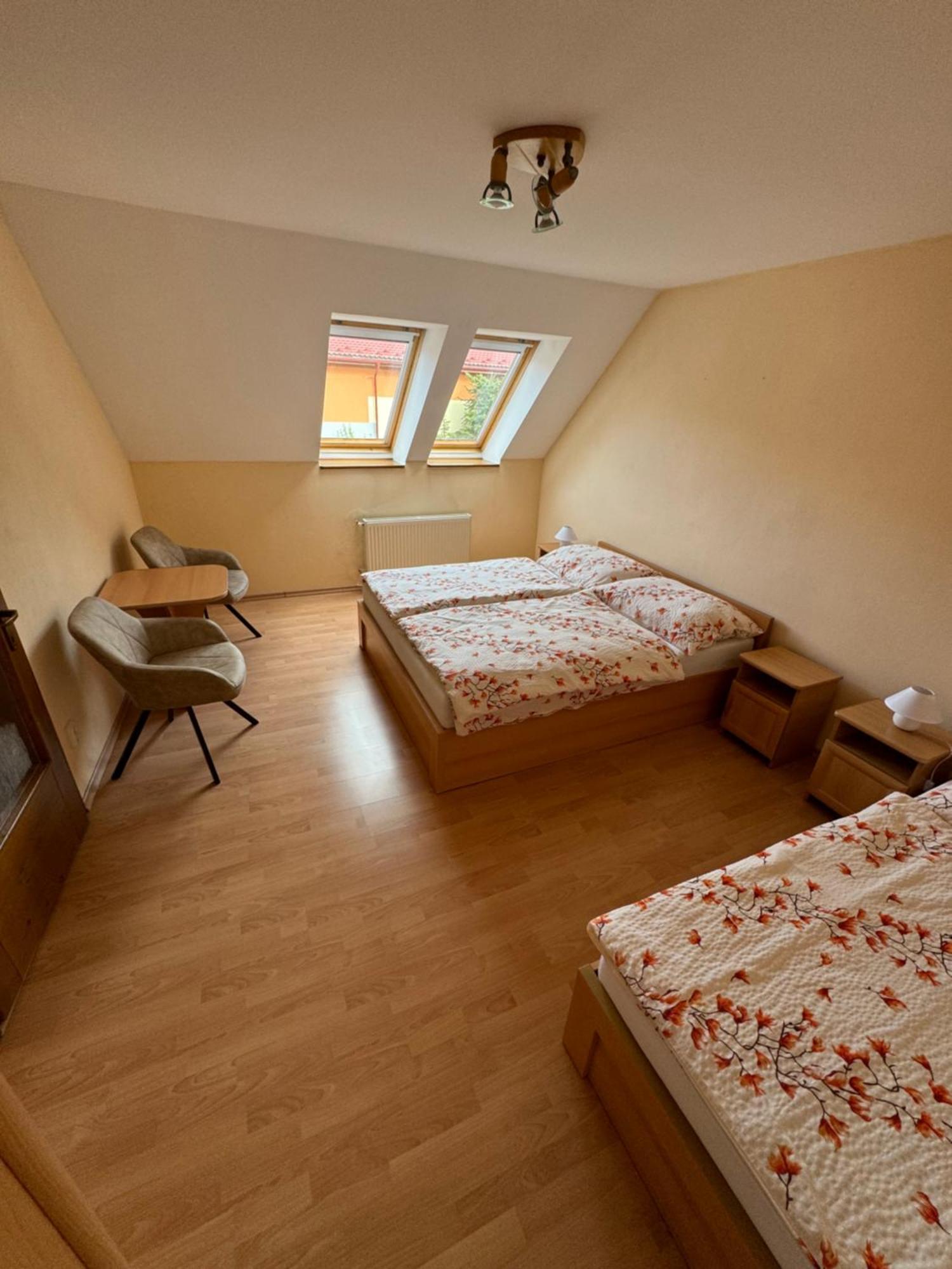 Lutra Montana Apartment Relov Luaran gambar